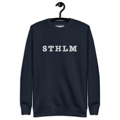 STHLM - Premium Unisex Sweatshirt/Collegetröja med vit brodyr - 4 färger